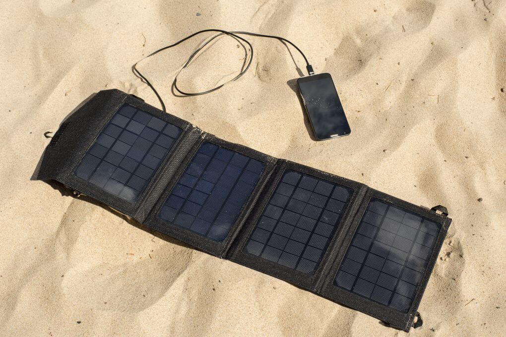 Tragbares-Solarmodul-fuer-Smartphone