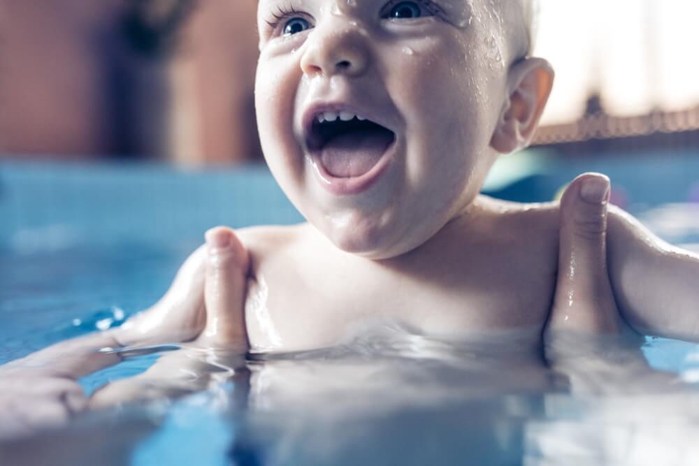 Unvergessliche Bilder beim Babyschwimmen