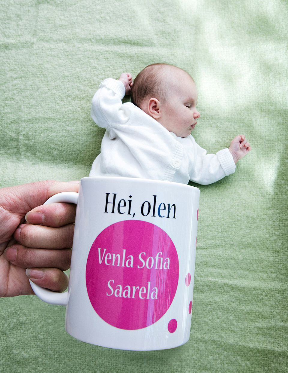 Vauva kasvaa mukista