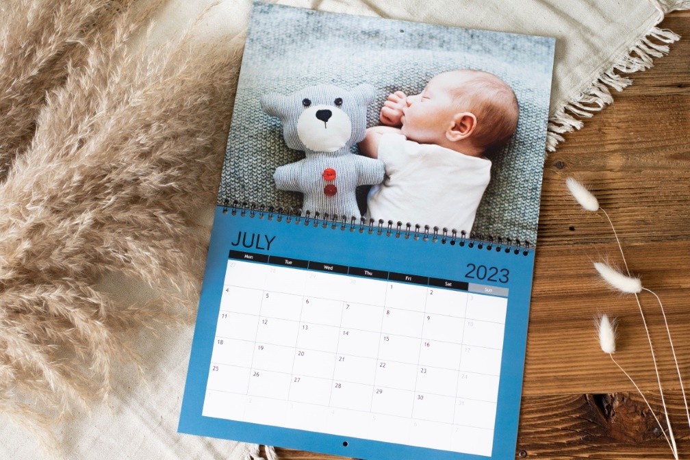 Baby-Fotokalender vom Neugeborenen