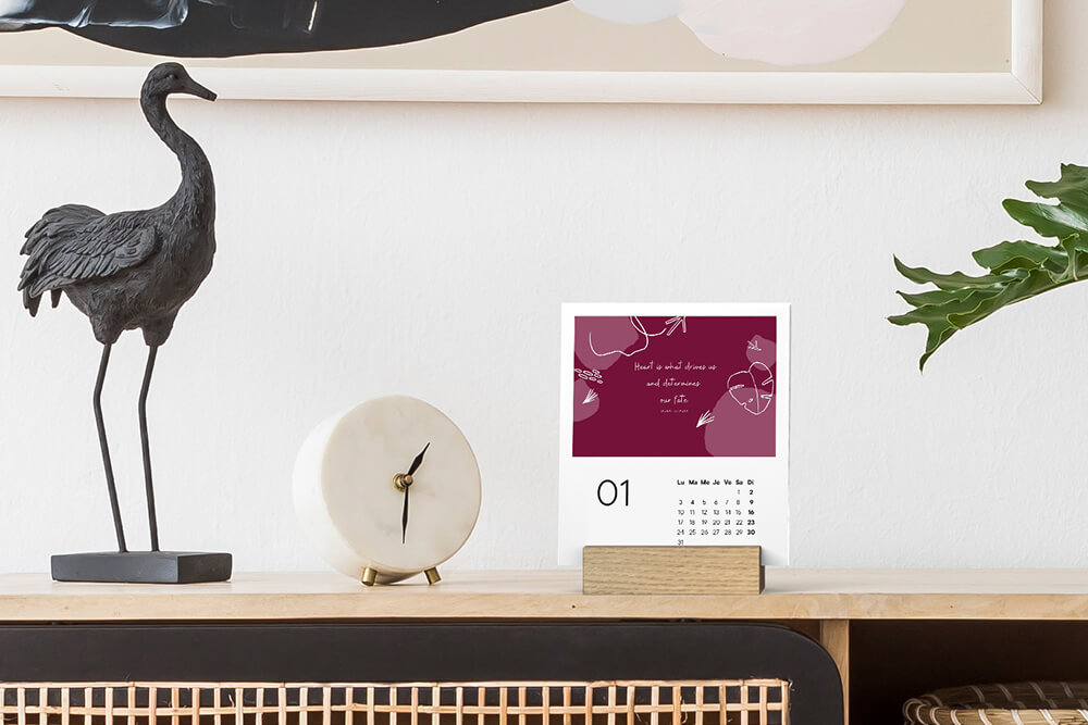 Dédiez un joli proverbe ou un message motivant à chaque page mensuelle de votre calendrier de bureau. Dédiez un joli proverbe ou un message motivant à chaque page mensuelle de votre calendrier de bureau.