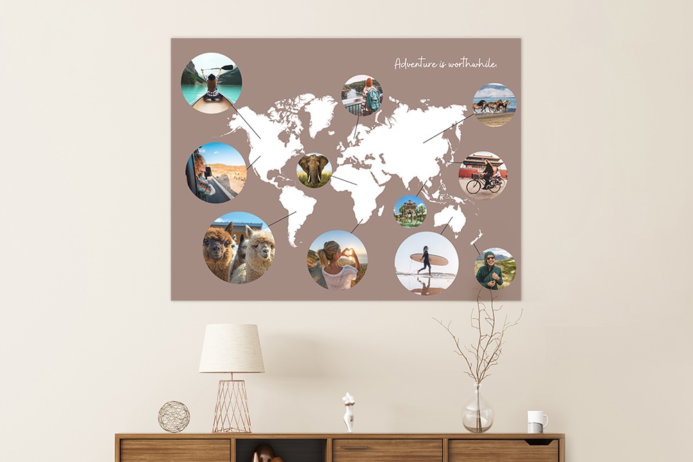 XXL-Wanddeko als Weltkarte mit Reisefotos.