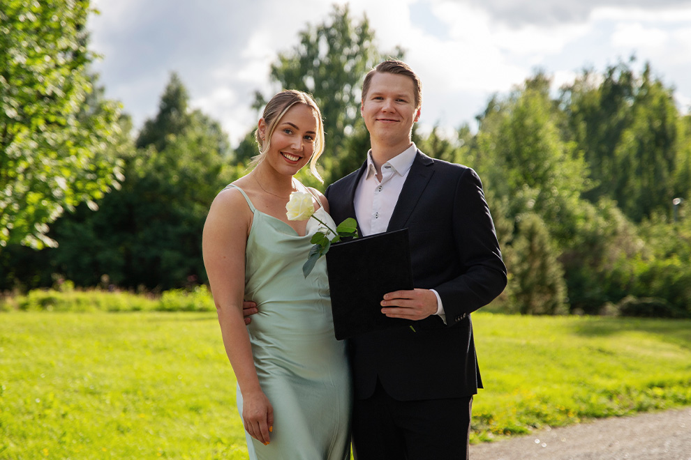 kiitoskorttikuvat_valmistujaisten_yhetiskuva Uudet ideat kiitoskorttikuviin!