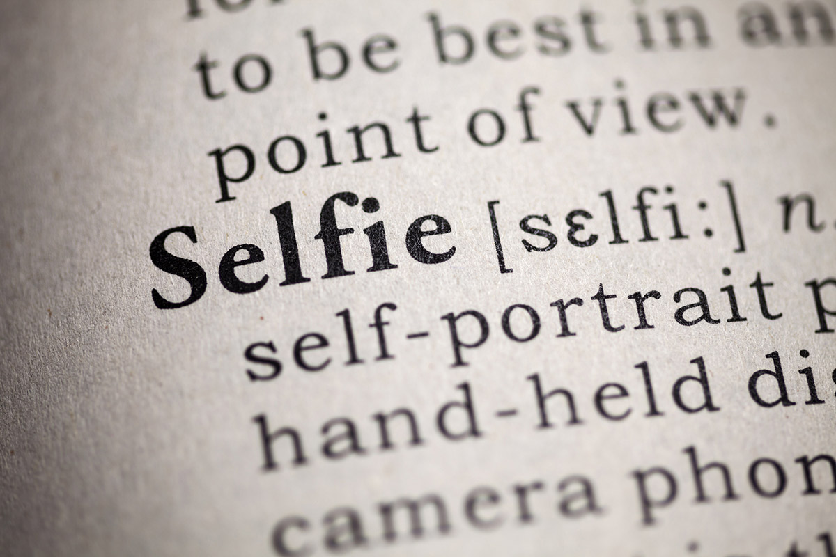From self-portrait to selfie 