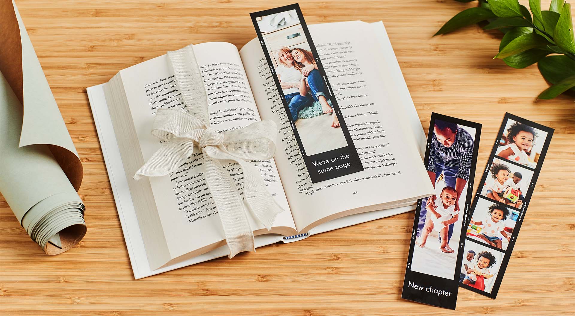 Photo booth -kuvat kirjanmerkkinä