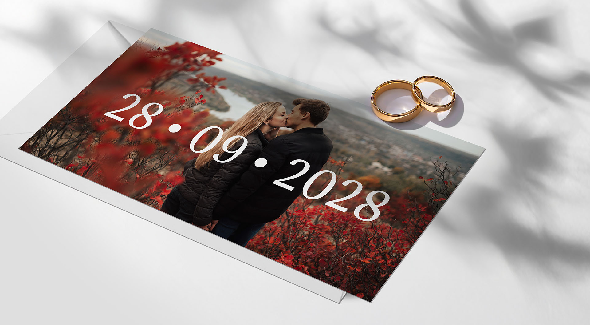 Korosta save th date -kortissa häiden päivämäärää