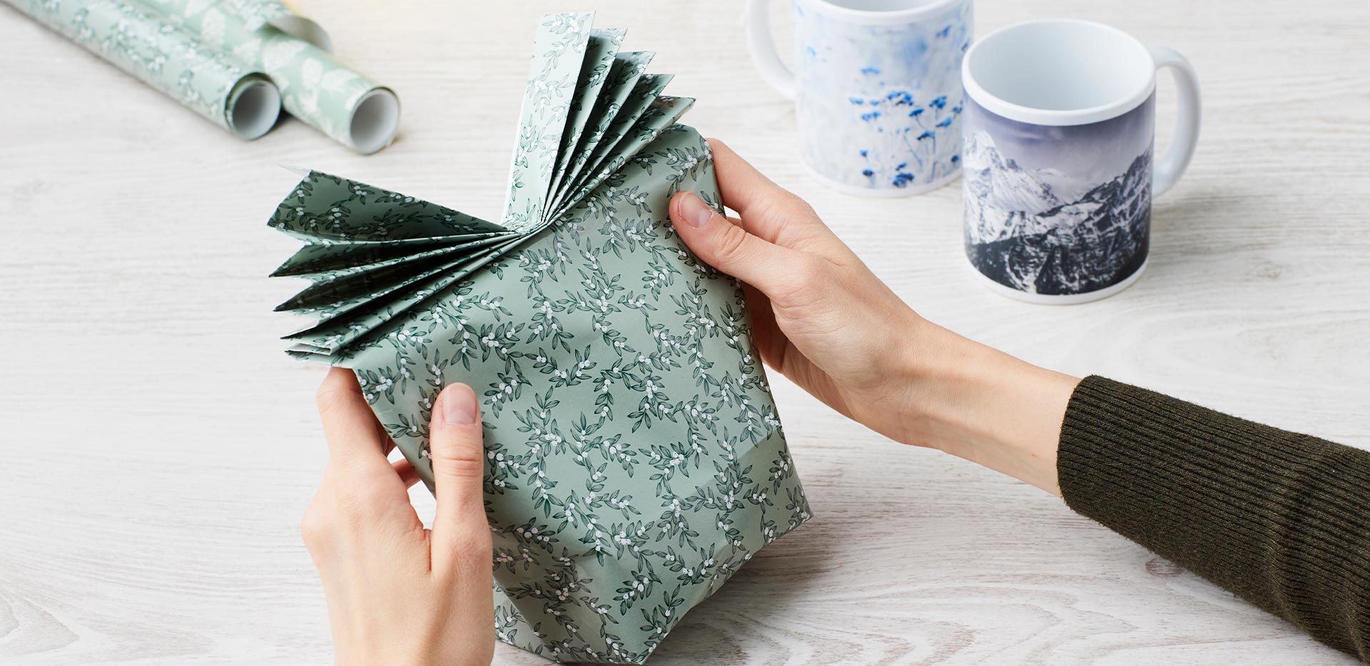 Bow tie wrapping is perfect for a photo mug