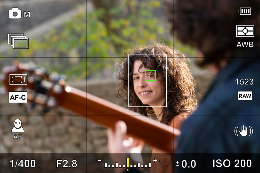 Camera settings on ia camera display: the grid, aperture, shutter speed & ISO value. Camera settings on ia camera display: the grid, aperture, shutter speed & ISO value.