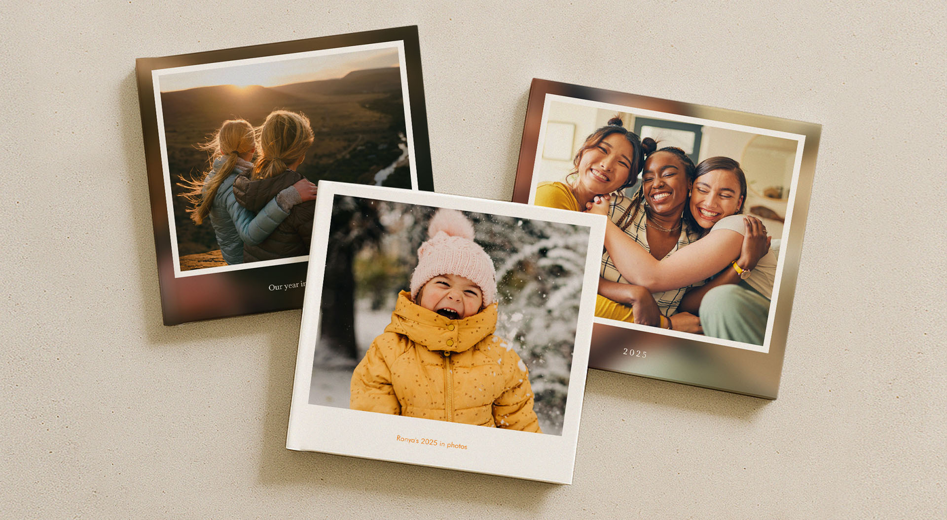 Tre olika omslag till en årsbok